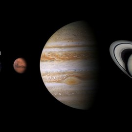 8 planeten en de maan op een rijtje